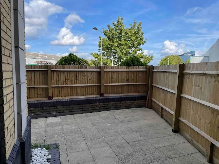 Entire Apartment In Brentford, West London. 0*, London United Kingdom