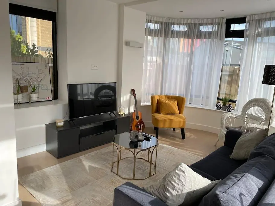 Entire Apartment In Brentford, West London. United Kingdom