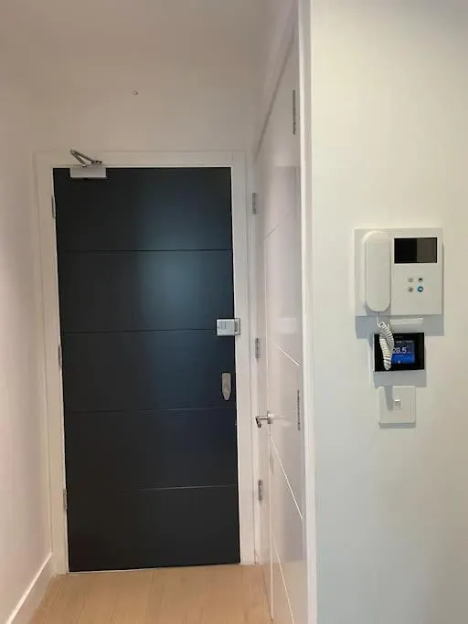 Entire Apartment In Brentford, West London. 0*, London United Kingdom