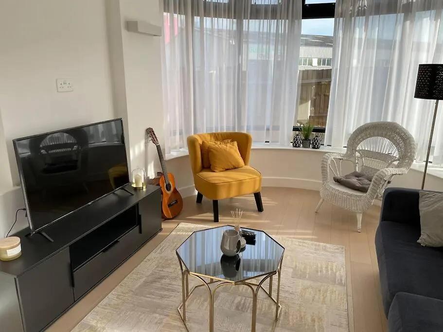 Entire Apartment In Brentford, West London.